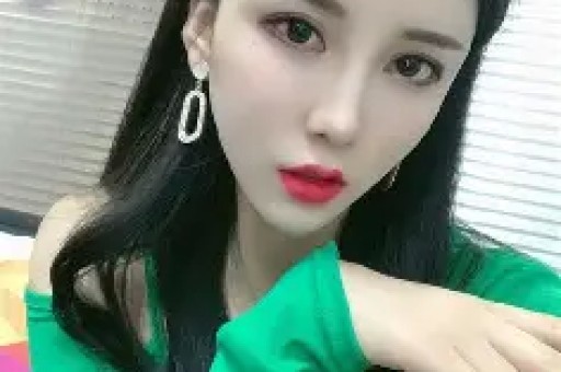 卓伟是绝对不会跟拍的明星夫妇 原来他也相信爱情