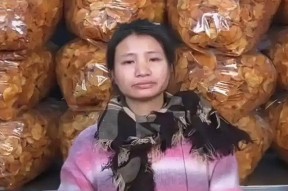百万网红小英直播翻车人设崩塌被商家甩锅这次道歉都没人买账