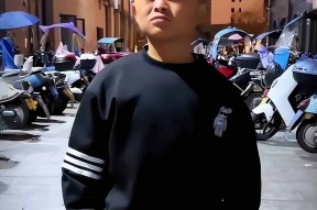 无才无德、装疯卖傻却能日入斗金到底是谁捧红了这些跳梁小丑